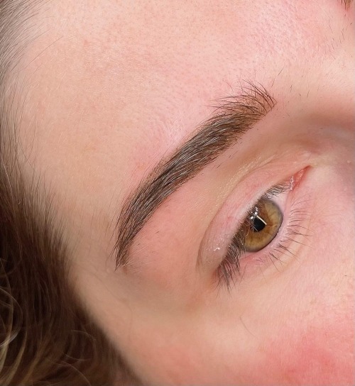 powderbrows bruine ogen